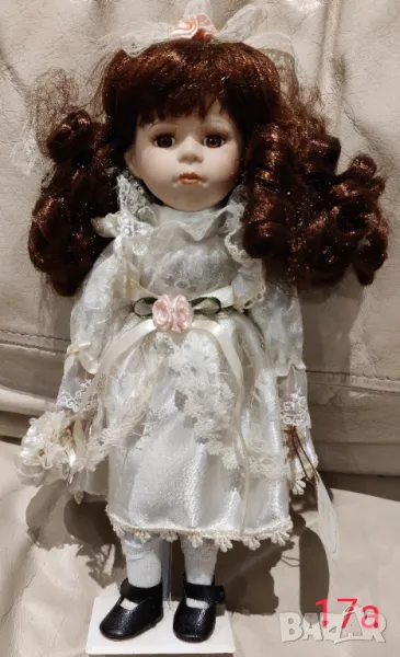 Порцеланова кукла , снимка 1