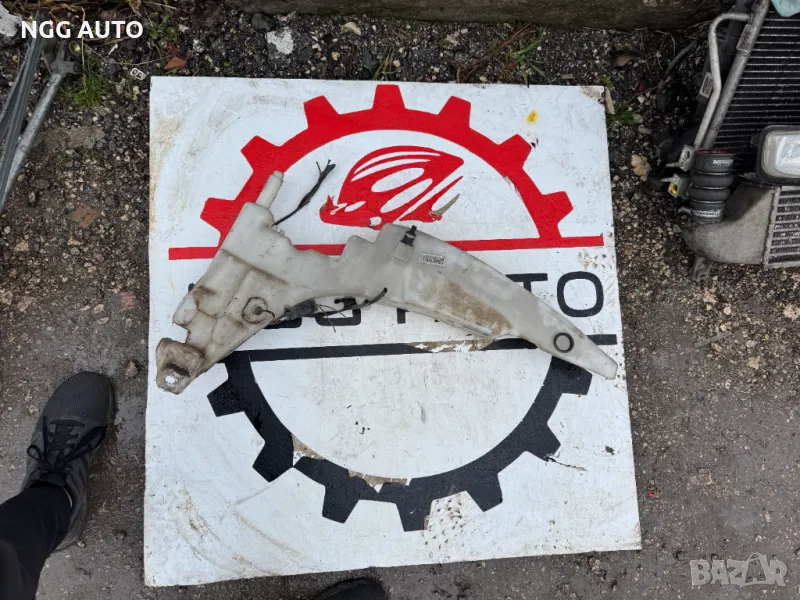 Казанче чистачки с помпичка за Форд Фокус 1, Ford Focus Mk1, 1.8 tdci хечбек, снимка 1