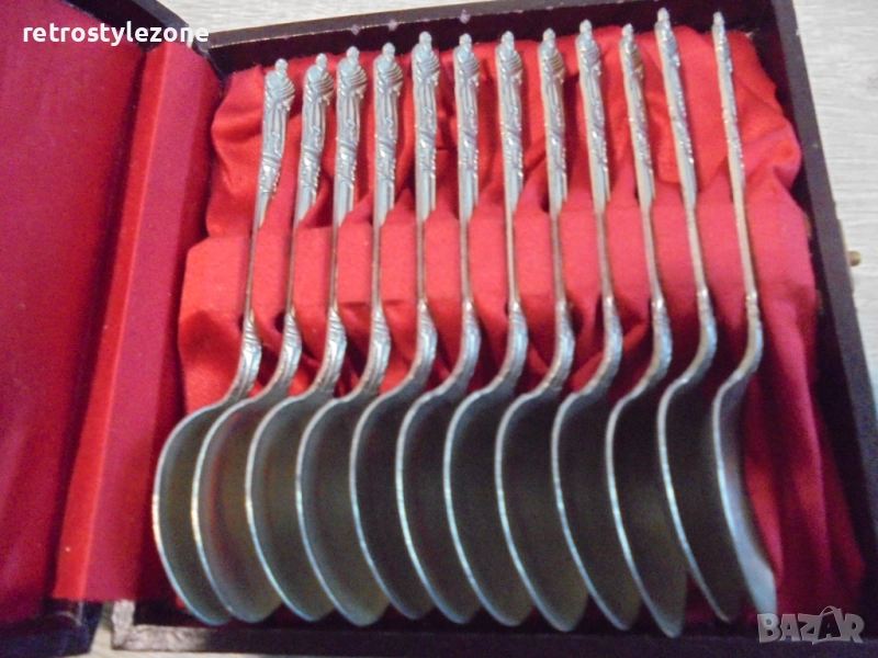 № 8225 Комплект от 12 стари малки лъжички в оригинална кутия , снимка 1