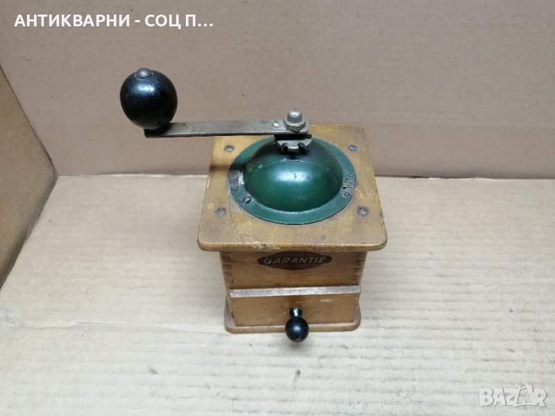 Стара Соц Ръчна Дървена Мелничка За Подправки / GARANTIE. , снимка 1