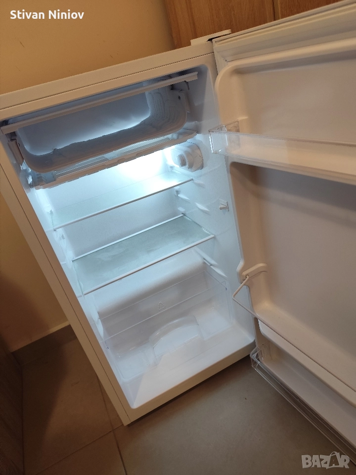 Хладилник Crown energy class E, снимка 1