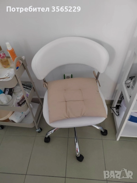 Продавам стол, бял, кожа, снимка 1