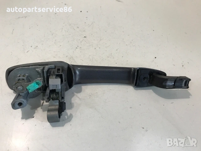 Дръжка за предна дясна външна врата сива RHD за Mazda 5 (2005-2010), снимка 2 - Части - 53700009