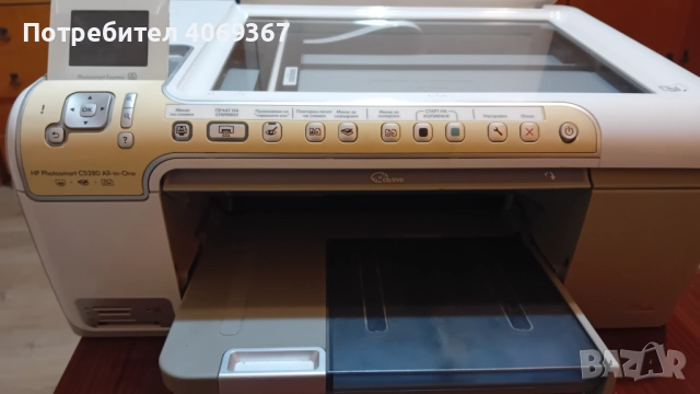 Продавам принтер, сканира но не принтира не знам защо , има касети с мастило и кабел .