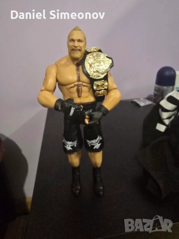 Продава се кеч фигура на Брок Леснар като нова е без забележка