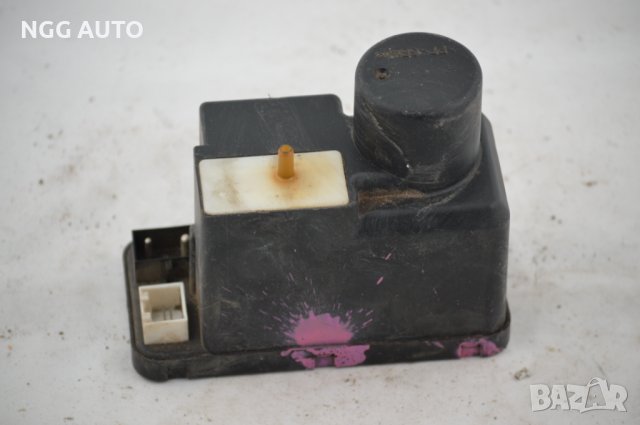 Вакуум помпа централно заключване за Audi 80 4+1 , 4A0 862 257 / 4A0862257 / 8TN 006 893-00