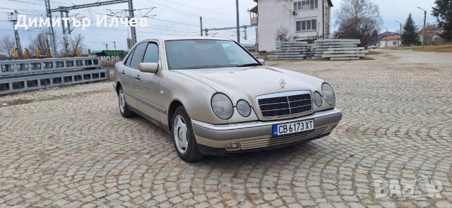 Mercedes-Benz E 220 D, снимка 2 - Автомобили и джипове - 44370185