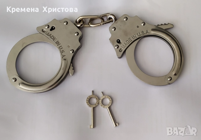 Комплект белезници 