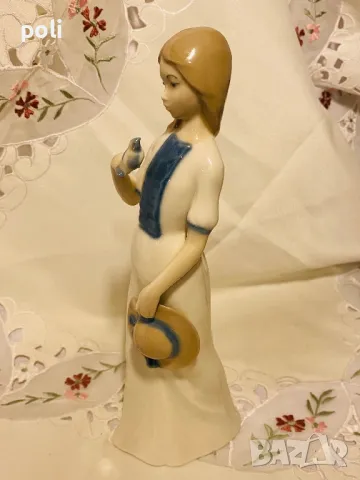 порцеланова статуетка , снимка 2 - Статуетки - 48229628