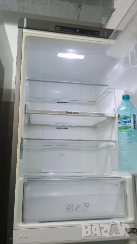 хладилник с фризер Samsung inverter, снимка 8 - Хладилници - 53399213