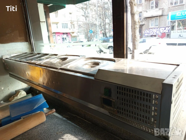 Хладилна хоризонтална витрина за салати – тип Бен Мари