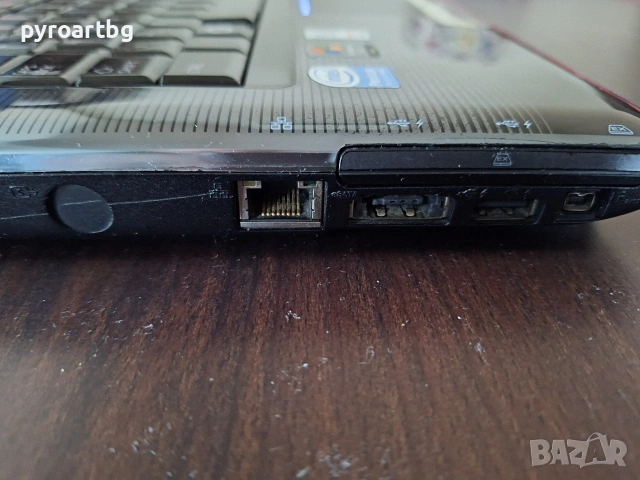 Лаптоп Toshiba, снимка 10 - Лаптопи за дома - 53447731