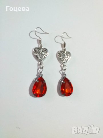 Прелестни обеци в рубинено червено с орнаментирани сърца в цвят сребро , снимка 4 - Обеци - 41100149