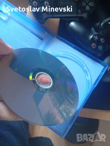продавам PlayStation 4 pro с два джойстика захранващ кабел и няколко игри продажбата е поради ъпдейт, снимка 6 - PlayStation конзоли - 55949600