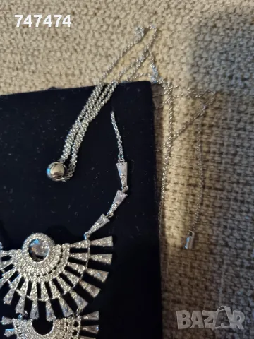 Колие SWAROVSKI, ново, снимка 3 - Колиета, медальони, синджири - 56213659