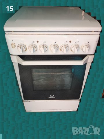 Готварска печка Indesit 2 газови + 2 електрически котлона + Rowenta 
