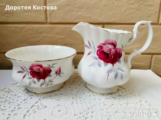 ROYAL ALBERT красив комплект от захарница и латиера от Англия от костен порцелан