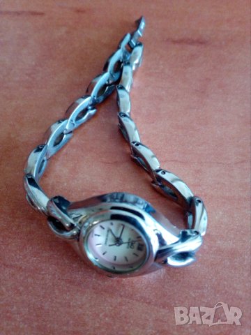 дамски кварцов часовник Q&Q, снимка 2 - Дамски - 42096439