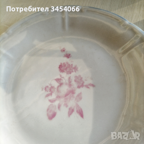 Порцеланови десертни чинийки-60те год. , снимка 2 - Други ценни предмети - 44794957