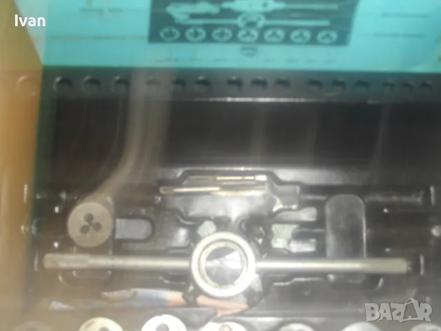 М3-М12 РЕЗБОНАРЕЗНИ МЕТЧИЦИ И ПЛАШКИ НЕПЪЛЕН КОМПЛЕКТ В МЕТАЛНА КУТИЯ СТАРО КАЧЕСТВО ЗА РЕЗБИ, снимка 13 - Други инструменти - 49775037