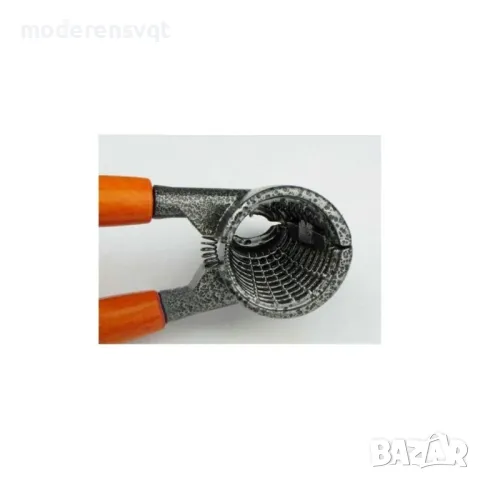 Метална орехотрошачката, лешникотрошачка и отварачка с дървена дръжка, снимка 3 - Прибори за хранене, готвене и сервиране - 49064929