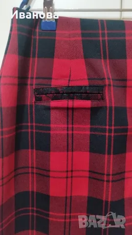 Италианска пола - червено и черно каре , снимка 3 - Поли - 49425541