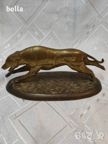 Бронзова пластика на състезателна хрътка,дължина  на основата 16 см., снимка 2 - Антикварни и старинни предмети - 53058558