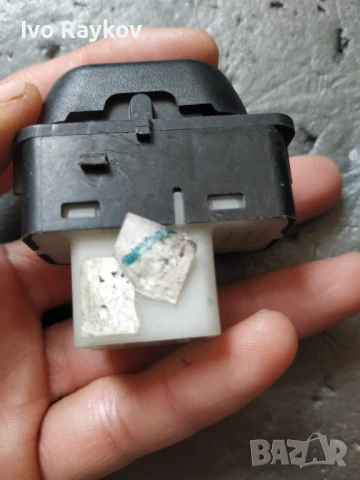 Бутони стъкла за Renault , снимка 2 - Части - 51053338