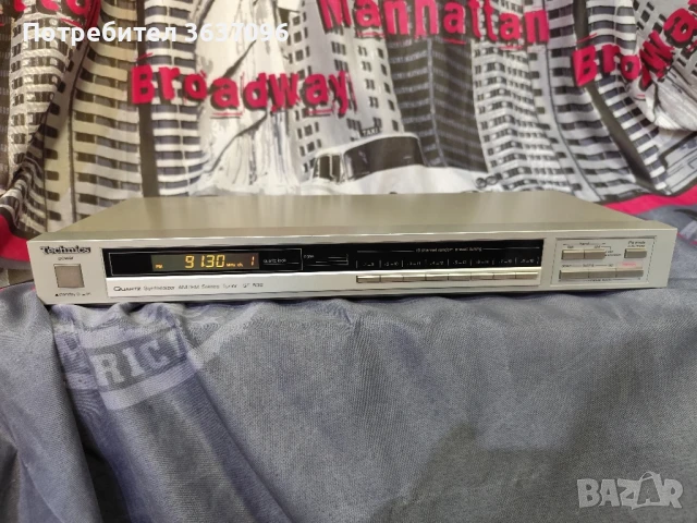 тунер Technics ST-500 Quartz Synthesizer AM/FM Stereo. 