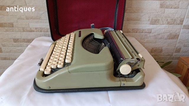 Стара пишеща машина Марица 11 - Made in Bulgaria - 1970г, снимка 8 - Антикварни и старинни предмети - 42261774