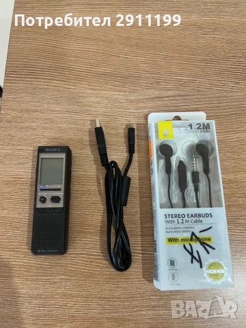 Дигитален диктофон / FM радио Sony с подарък