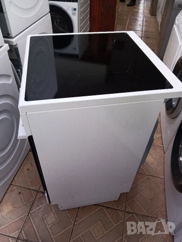 Свободно стояща печка с индукционни котлони Elektrolux с две години гаранция!, снимка 4 - Печки, фурни - 53001943