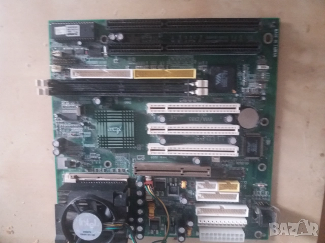 Платка ACORP с Процесор Intel pIII 1000, снимка 2 - Дънни платки - 51716447