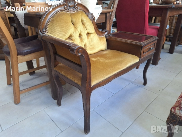 Ретро телефонна пейка 