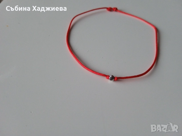 Червени кончета със сребърни и златни топчета