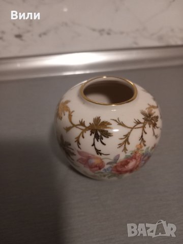 Красива ваза от порцелан 