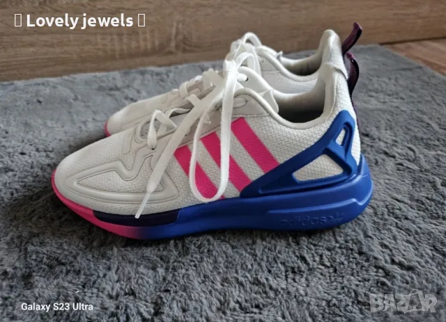 Дамски маратонки Adidas , снимка 5 - Маратонки - 50236096