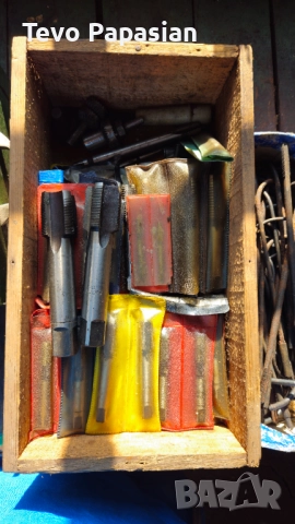 Комплект плашки и метчици с въртоци, снимка 5 - Други инструменти - 52286143