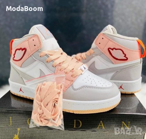 Дамски кецове Nike Jordan , снимка 2 - Кецове - 39745071