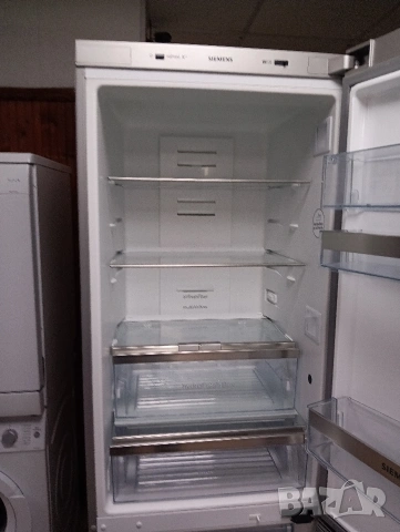 Иноксова комбиниран хладилник с фризер Сименс Siemens с две години гаранция!, снимка 8 - Хладилници - 53516595