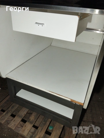 щанд каса , снимка 11 - Стелажи и щандове - 53040192