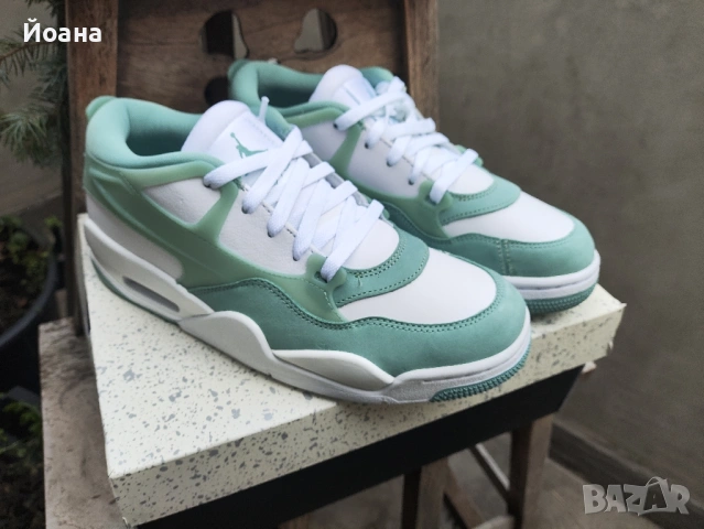 Nike Air Jordan 4 RM, снимка 3 - Маратонки - 53097312