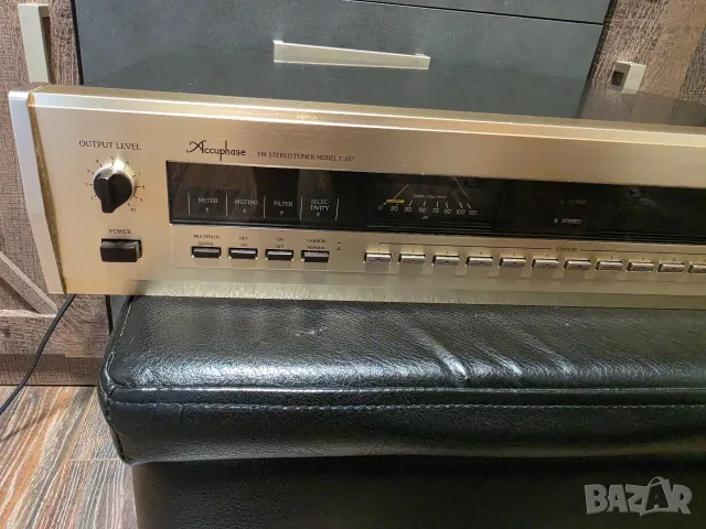 Продавам тунер Accuphase T107 
