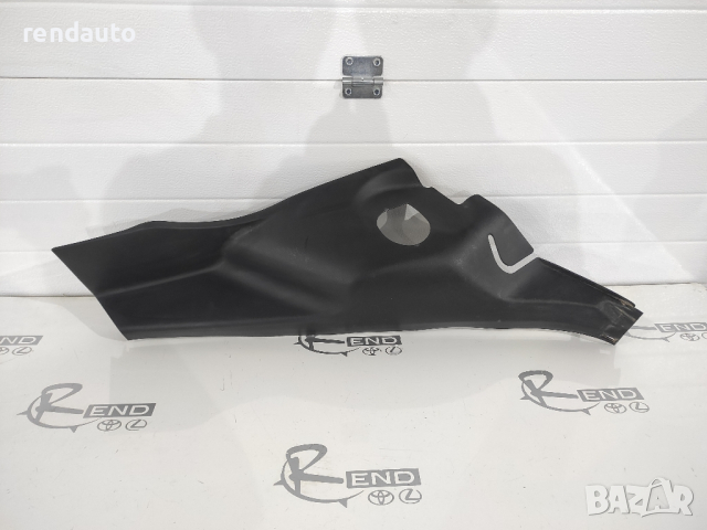 Задна дясна кора колона Toyota Corolla E18 USA 2013-2018 62551-02370