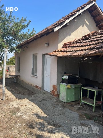 Две къщи с гараж и два декара двор, снимка 3 - Къщи - 42385288