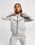 Нови женски екипи Nike tech fleece