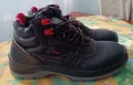 Работни обувки с метални бомбета. Масло и киселинно устойчива подметка. Размер 45. Нови., снимка 1