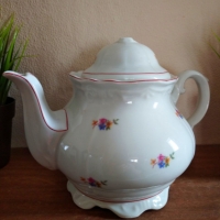 Стар порцеланов чайник, снимка 2 - Антикварни и старинни предмети - 36079471