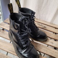 Dr Martens черни кубинки 8 дупки- 40 номер, снимка 10 - Дамски боти - 39600149