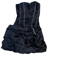 Сатенена черна рокля , снимка 1 - Рокли - 44461664